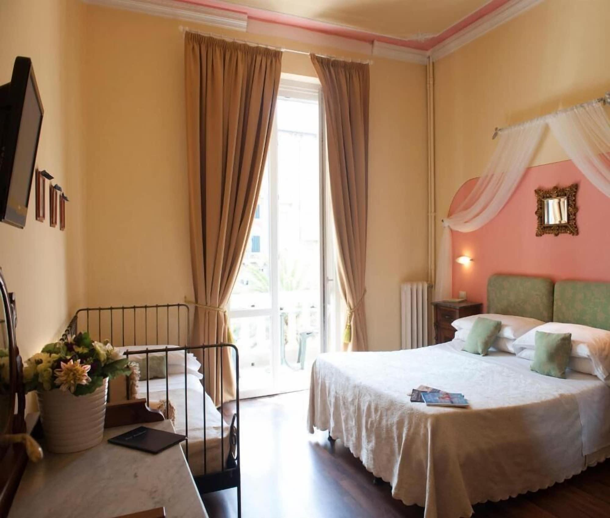 Hotel Marchionni Dal 1923 Viareggio Luaran gambar